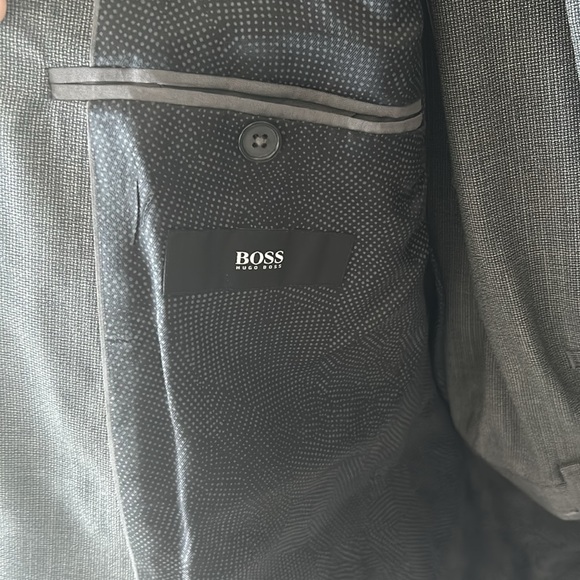 Hugo Boss grey suit - Picture 2 of 4